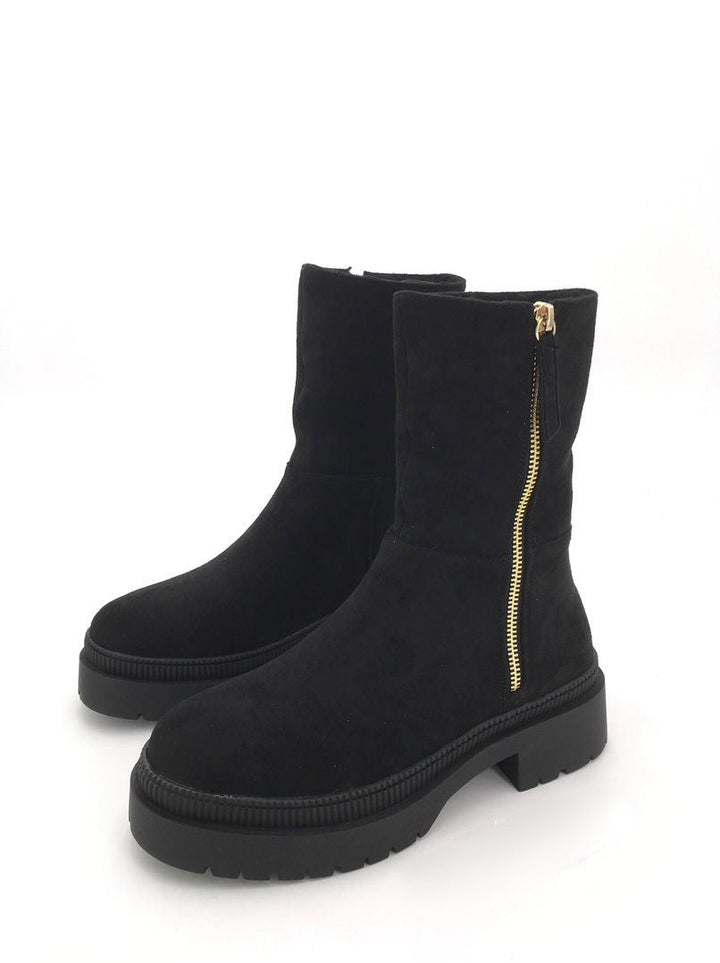 Cozy Black Zipper Boots