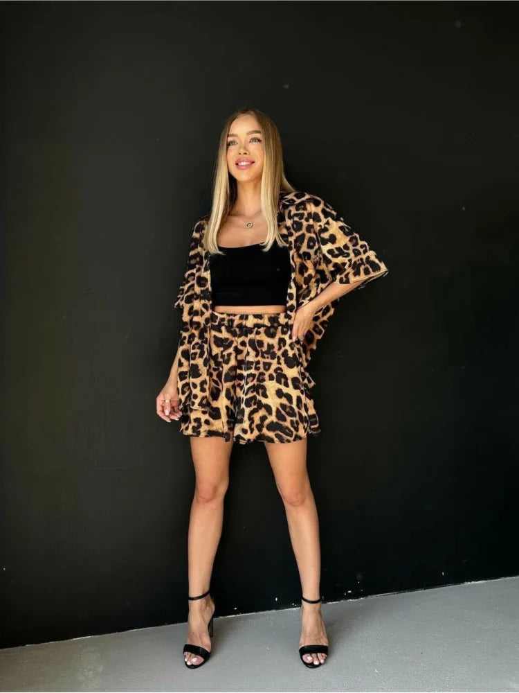 Mia™ - Elegant Leopard Print Two Piece Set