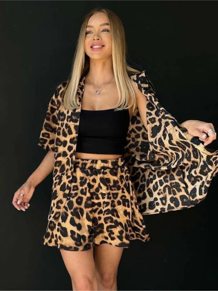 Mia™ - Elegant Leopard Print Two Piece Set