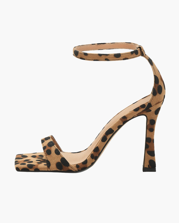 Navira – Sandals with a Slim Heel